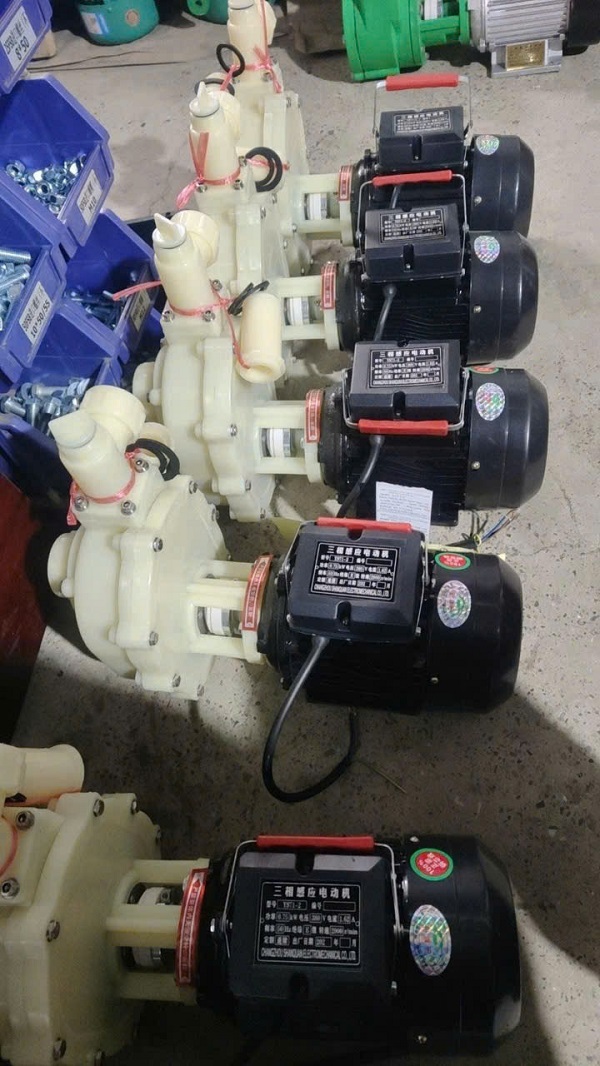 Bơm tuần hoàn hóa chất giá rẻ tại HCM