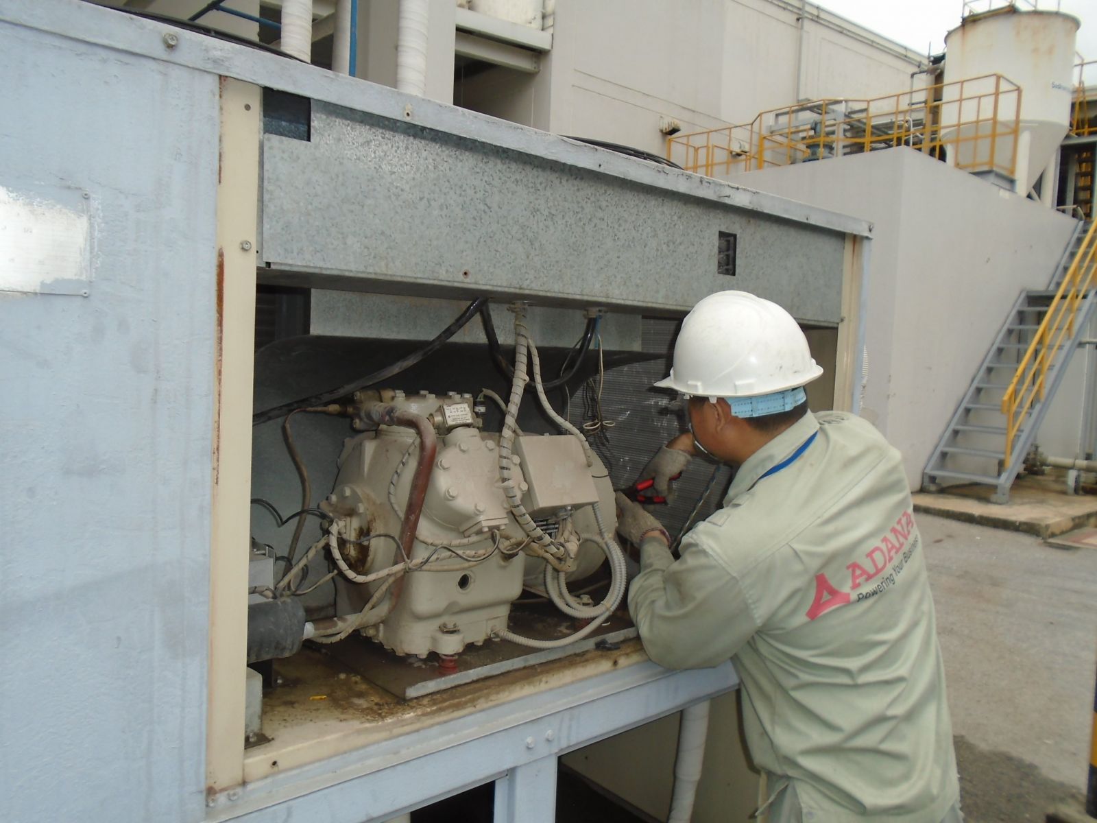 dich-vu-kiem-tra-loi-chiller-carrier